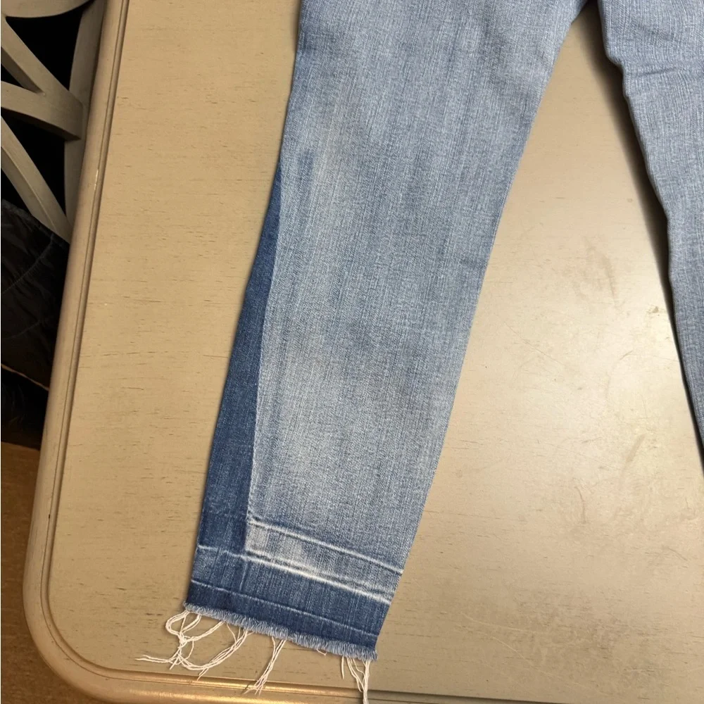 Artisan Ny Classic Two Tone Blue Cropped Jeans size 8/29 EUC - Picture 8 of 9